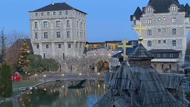 Hotel Pirg etno selo Stanišići kod Bijeljine