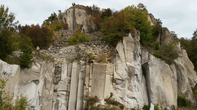 Stari kamenolom Borački krš Knić