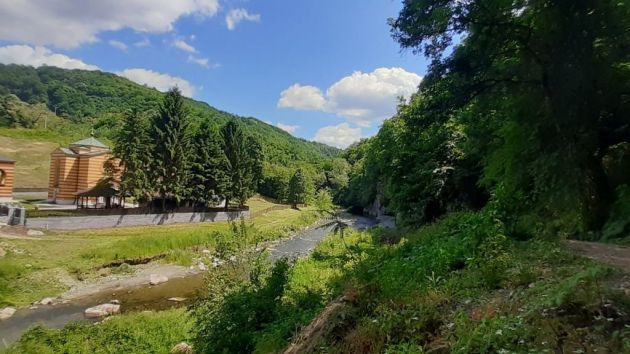 Manastir Ribnica u selu Paštrić kod Mionice