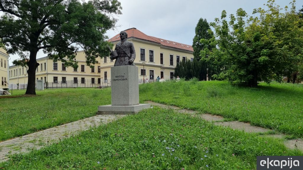 spomenik Milošu Obrenoviću Kragujevac