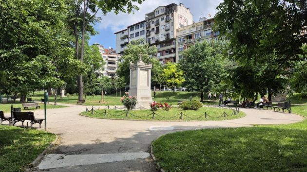 Spomenik poginulim ustanicima Karađorđev park Beograd